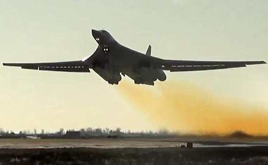 Российский стратегический бомбардировщик Ту-160
