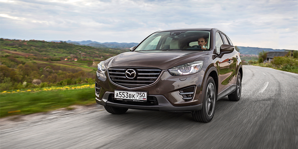 Mazda CX-5

Несмотря на&nbsp;то, что&nbsp;в&nbsp;недалеком будущем на&nbsp;российском рынке появится новое поколение успешного кроссовера CX-5, он все еще является флагманом продаж Mazda в&nbsp;России. Дополнительный шанс увеличить продажи&nbsp;&mdash;&nbsp;начальная комплектация CX-5 c &laquo;автоматом&raquo; и&nbsp;150-сильным мотором, которая стоит 1&nbsp;450&nbsp;000 рублей. Версию с&nbsp;МКП можно купить за&nbsp;1&nbsp;369&nbsp;000 рублей.
