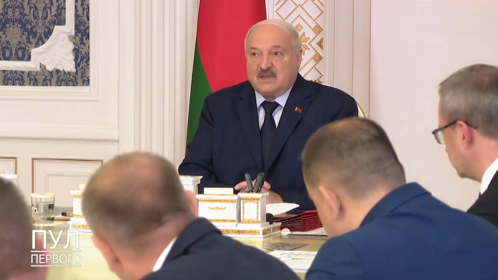 Лукашенко посоветовал всем сажать картофель со словами «еще время есть»