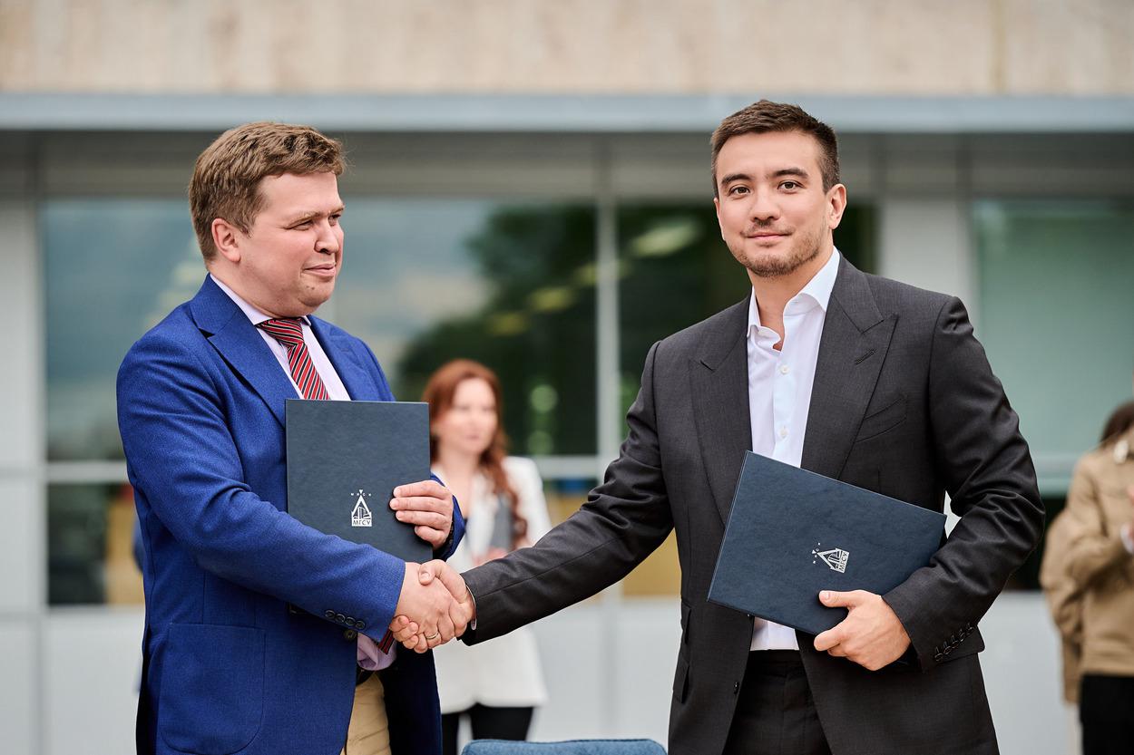 Ректор МГСУ Павел Акимов и член правления Capital Group Герман Тё&nbsp;