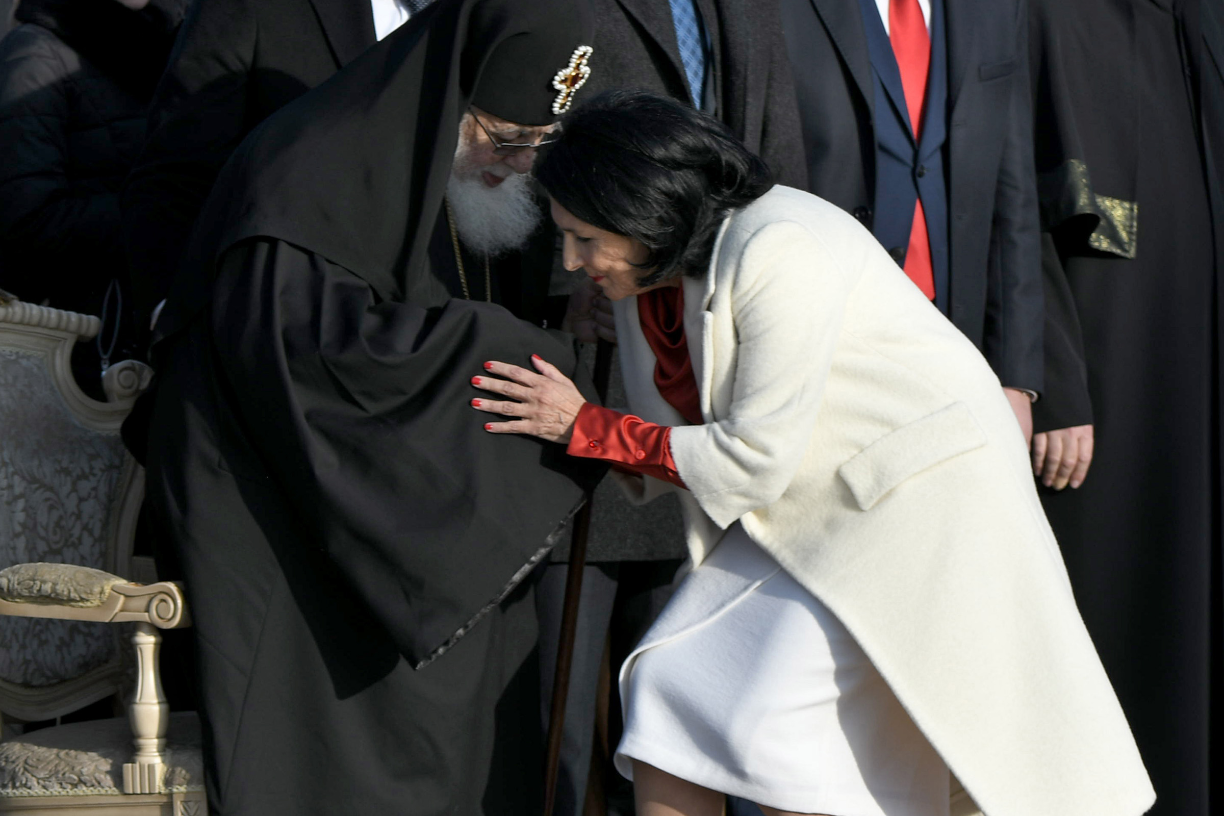 Илия II на инаугурации избранного президента Грузии Саломе Зурабишвили в 2018 году.   