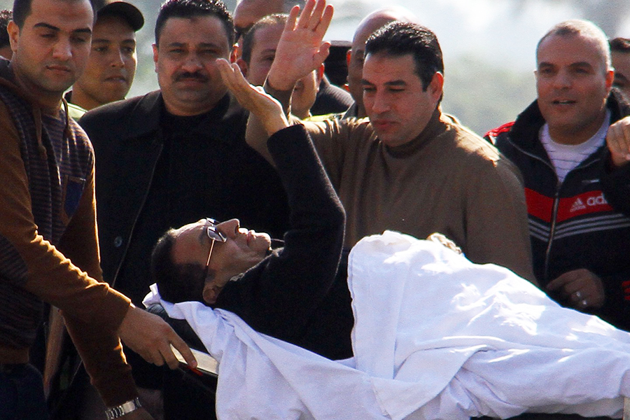 В апреле 2011 года у бывшего президента случился сердечный приступ. Тогда&nbsp;же ему был диагностирован рак. Он был помещен под арест в военном госпитале Шарм-эль-Шейха. В 2012 году прямо из зала суда он был доставлен в военный госпиталь &laquo;Тора&raquo; под Каиром.

2 марта 2017 года Кассационный суд Египта снял с Мубарака все обвинения в причастности к гибели демонстрантов в 2011 году. Это решение стало окончательным и не могло быть обжаловано, в результате чего в отношении бывшего президента были прекращены все уголовные преследования.
