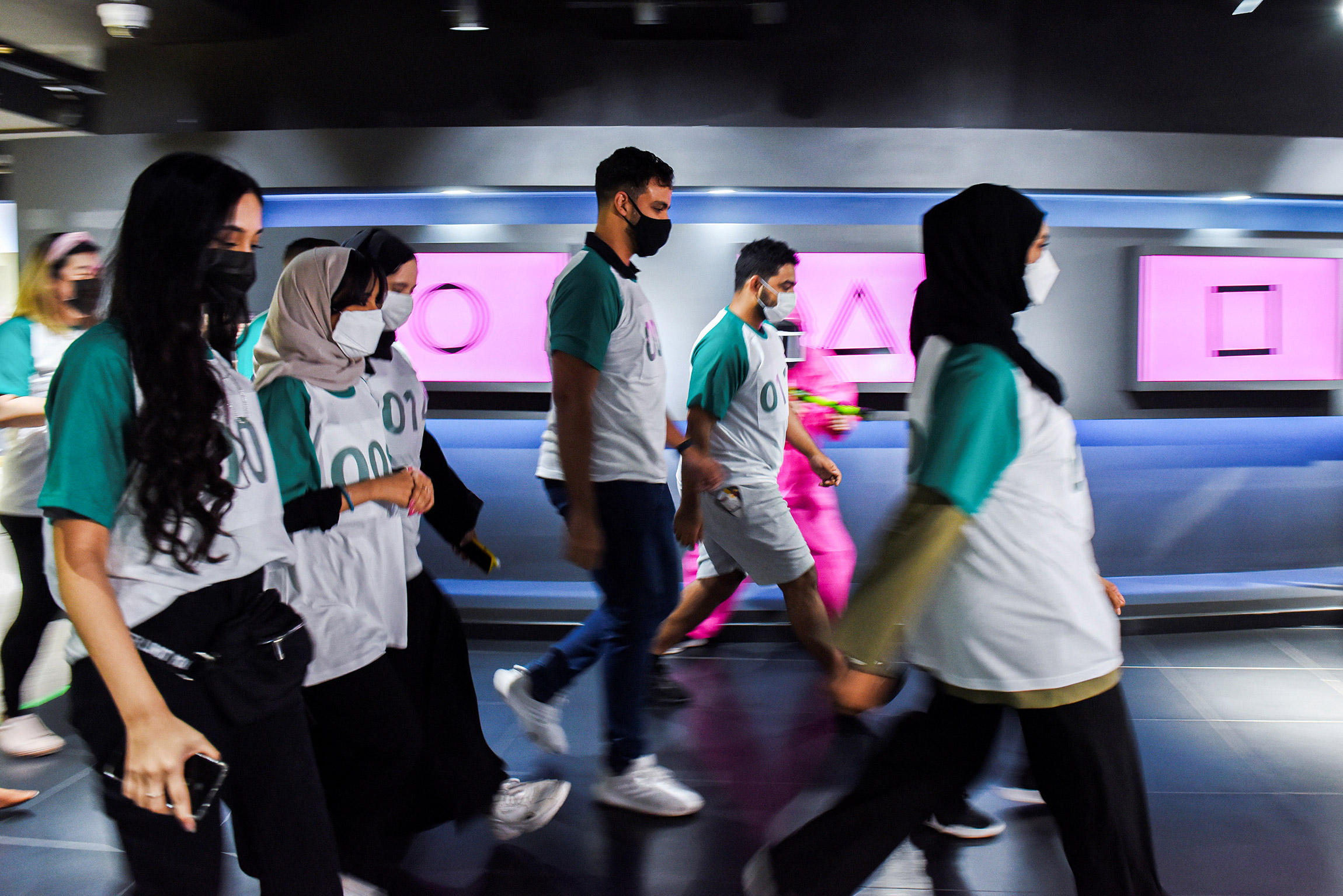 12 октября, Абу-Даби (ОАЭ). Игроки на мероприятии, посвященном сериалу, в Корейском культурном центре