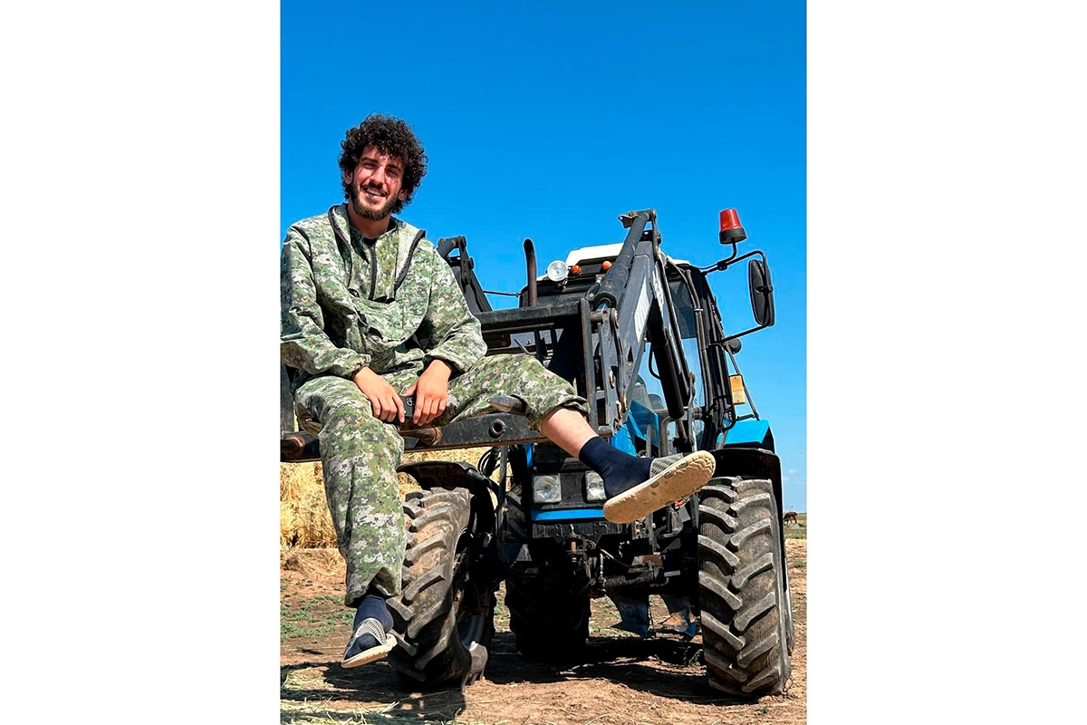 «Юмор — это тактика». Поговорили с самым популярным фермером в России