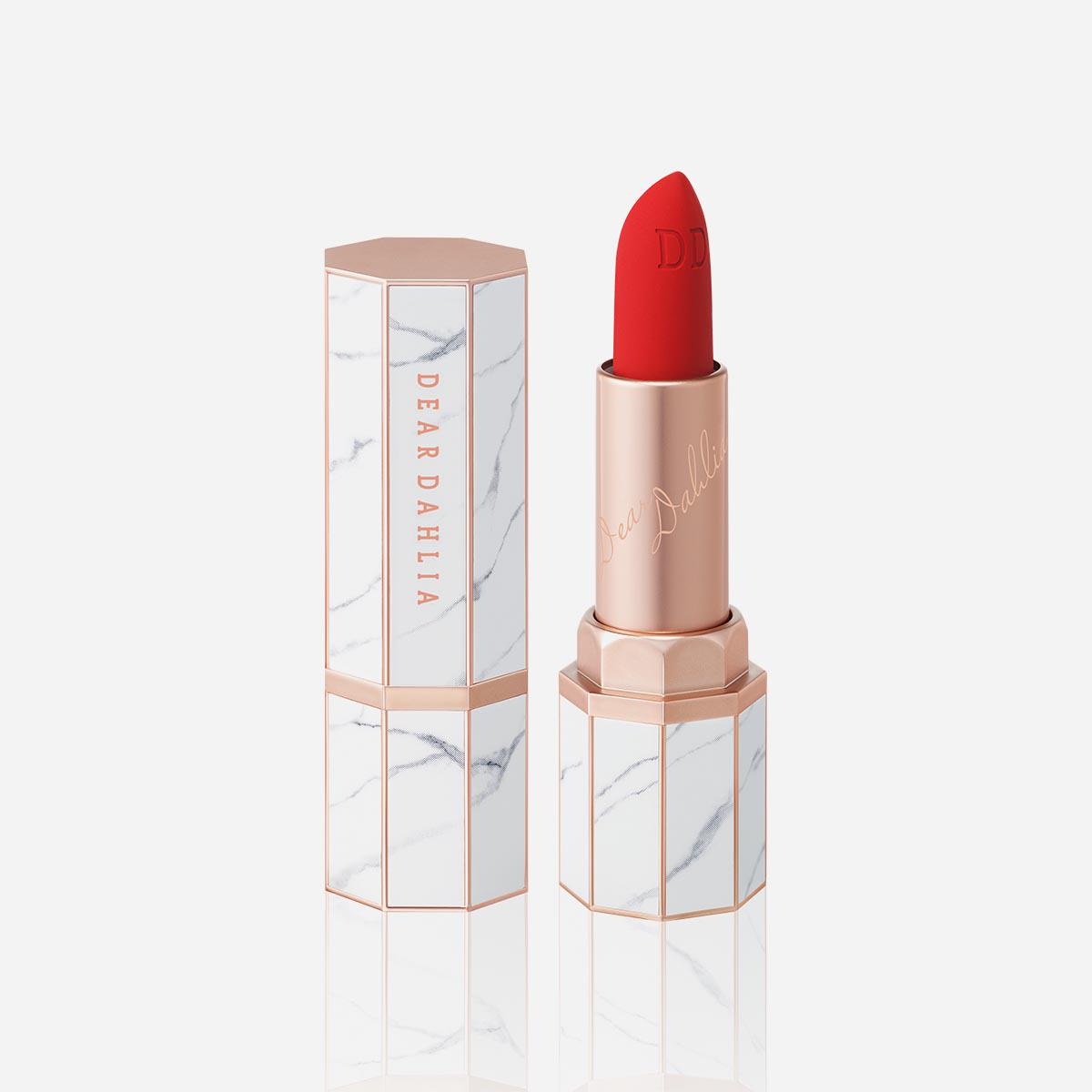 Матовая губная помада lip paradise effortless matte lipstick, Margo, Dear Dahlia, 3234 руб. (&laquo;Золотое яблоко&raquo;)