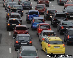 Московские водители проводят "День без автомобиля" в пробках