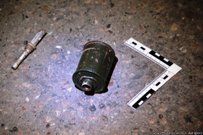 В Ангарске офис страховой компании ночью забросали гранатами
