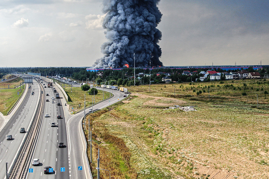 3 августа около 12:30 на складе Ozon в селе Петровское на Новорижском шоссе начался пожар