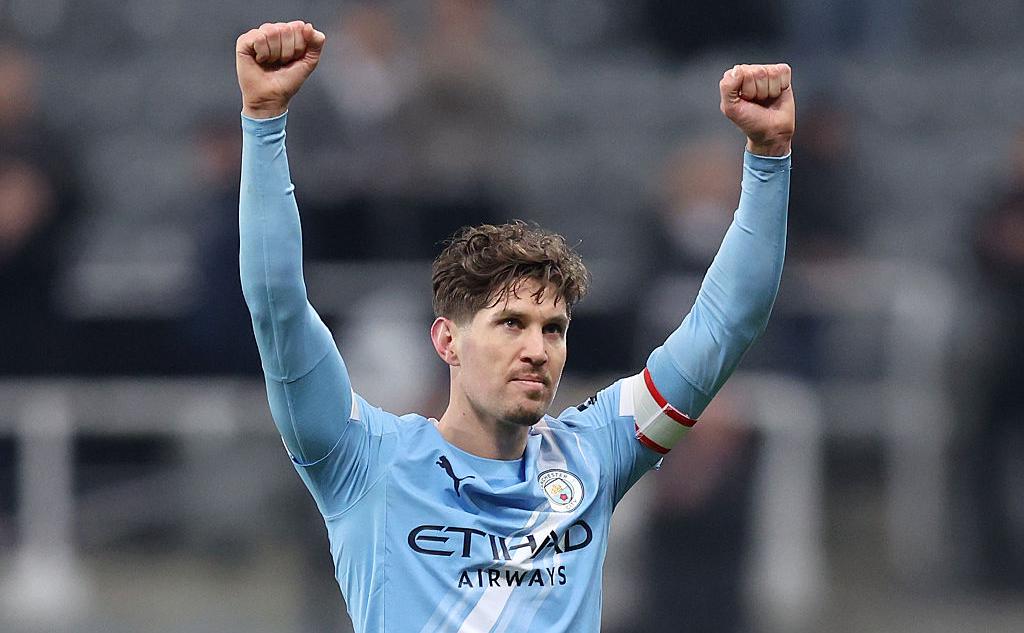 Завоевавший 19 трофеев с «Манчестер Сити» защитник покинет клуб
