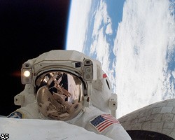 Астронавты Endeavour третий раз вышли в космос 