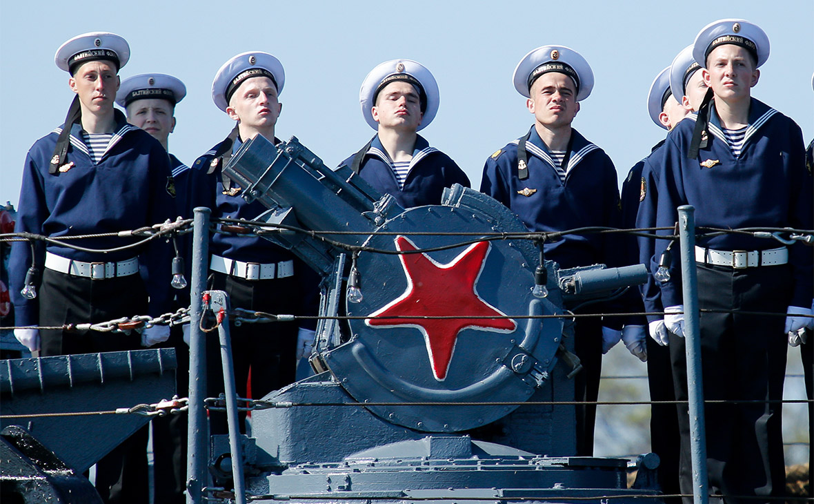 Состав войск военно морского флота. Моряки ВМФ РФ. Военный морской флот. Военно морские войска. Морской флот войска.