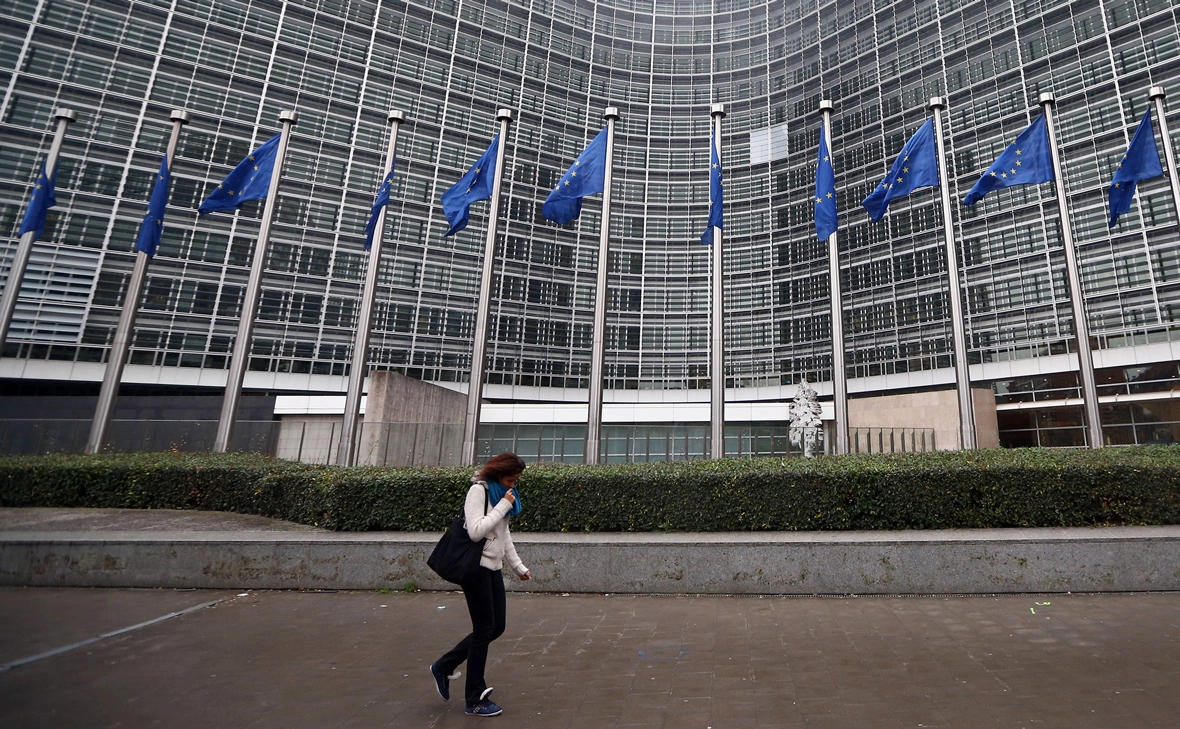 Carl Court / Reuters