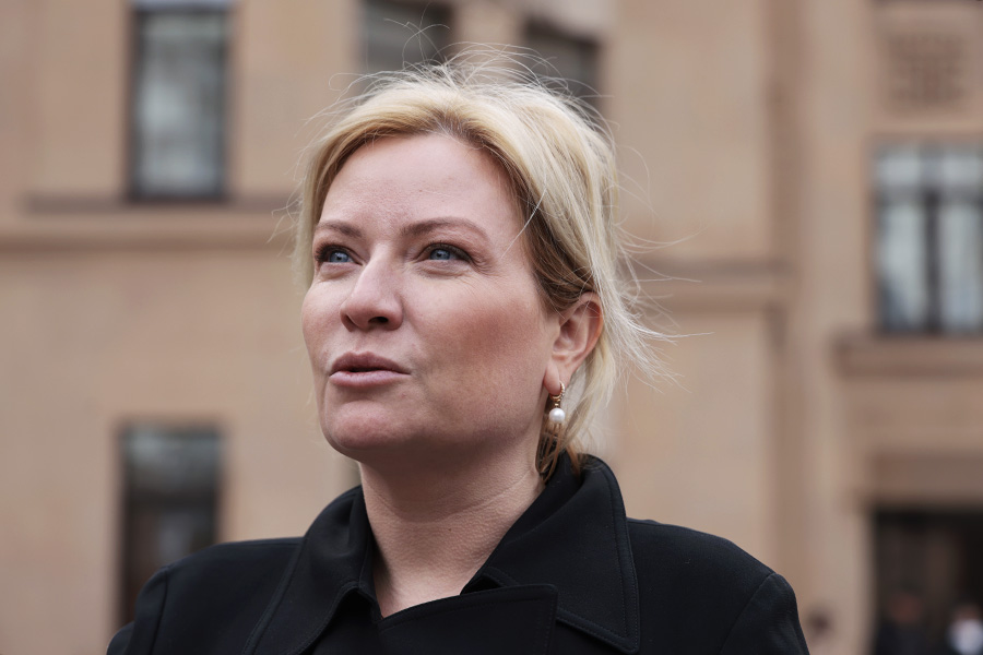 На гражданскую панихиду прибыла министр культуры Ольга Любимова. Ранее выражая соболезнования, она назвала Кеосаяна &laquo;мастером, чьи работы стали частью культурного пространства нашей страны&raquo;.