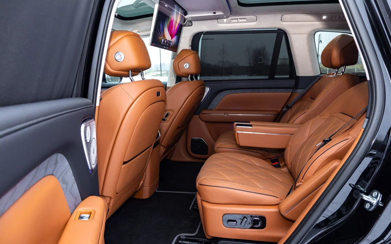 Кресла в&nbsp;Voyah Taishan&nbsp;регулируются не только по привычным&nbsp;направлениям: они могут сдвигаться друг к другу