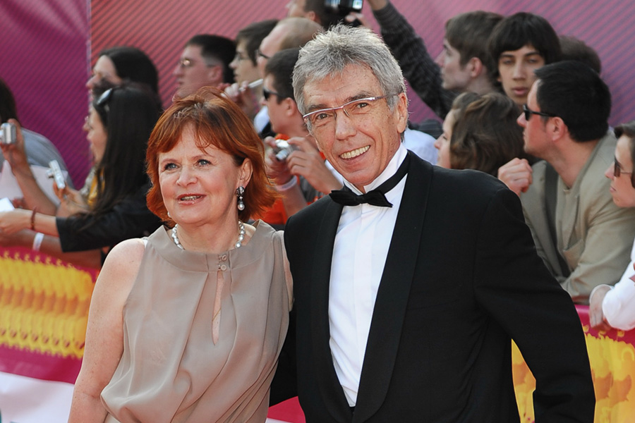 Со своей второй женой Элеонорой Гравис телеведущий познакомился в молодости: она была младшей сестрой его близкого друга, актера Рональда Грависа. Поженились они в 1975 году. Во время лечения с ним всегда рядом была супруга. Николаев говорил, что когда в 2000-х годах у него диагностировали рак кишечника, жена самоотверженно поддерживала его. &laquo;Самый преданный человек, который был со мной все время. И во время операции она была рядом с операционной&raquo;,&nbsp;&mdash; отмечал Николаев.

На фото&nbsp;&mdash; Николаев с супругой на церемонии открытия 30-го Московского Международного кинофестиваля&nbsp;(ММКФ) у кинотеатра &laquo;Пушкинский&raquo;