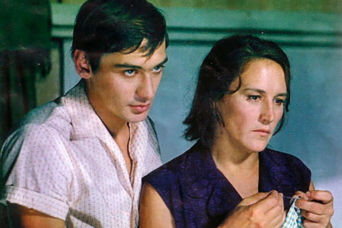 Кадр из фильма «Русское поле» (1971)