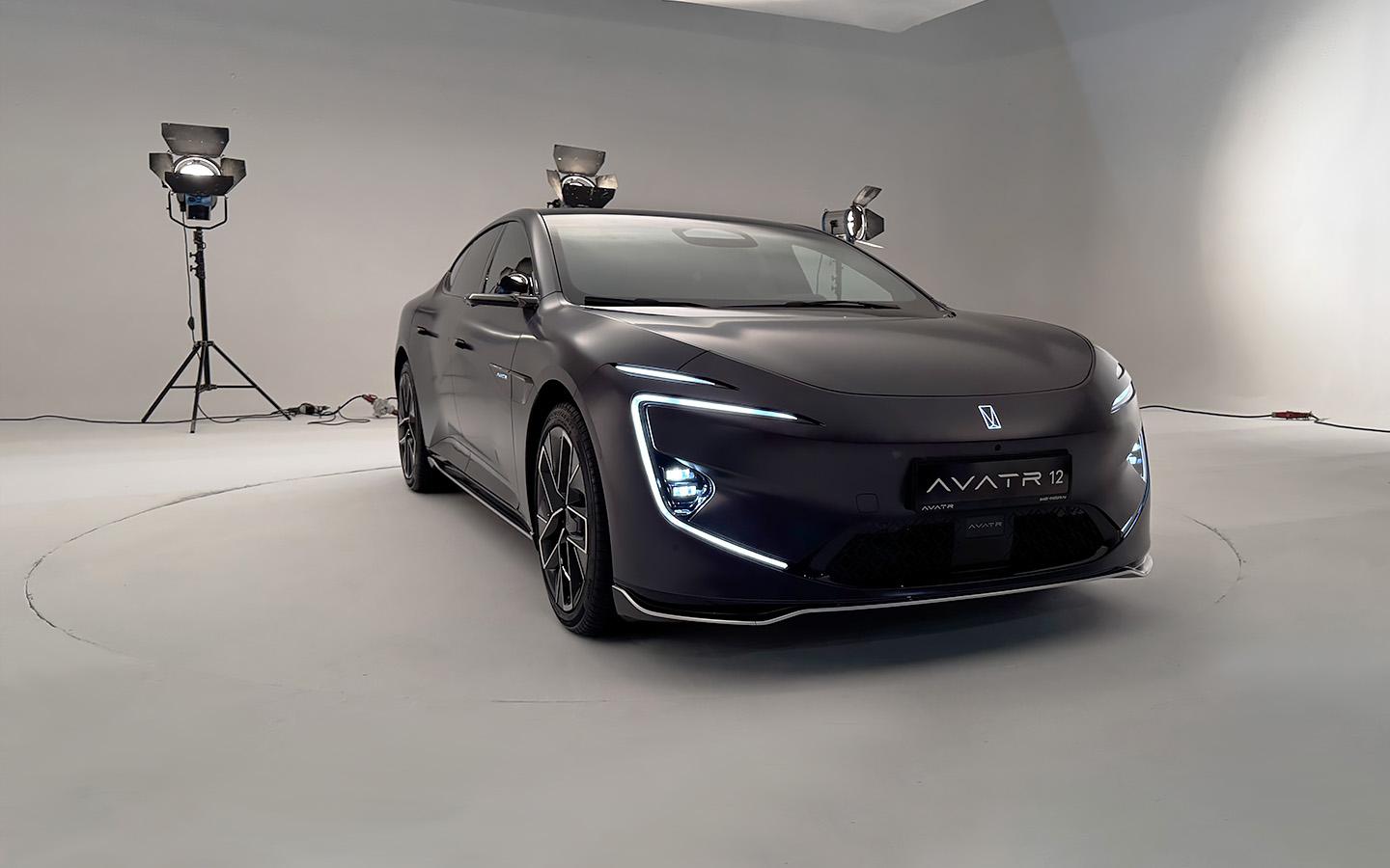 
            Avatr 12. Первый обзор космического фастбэка в исполнении для России
        