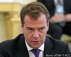 Д.Медведев поручил оказать помощь семьям погибших в Буйнакске