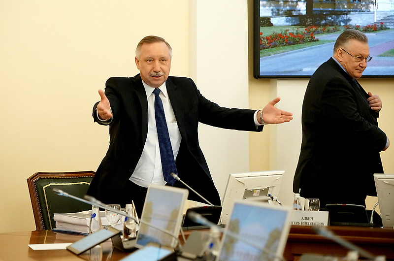 Врио губернатора Петербурга Александр Беглов и вице-губернатор Сергей Мовчан на заседании правительства