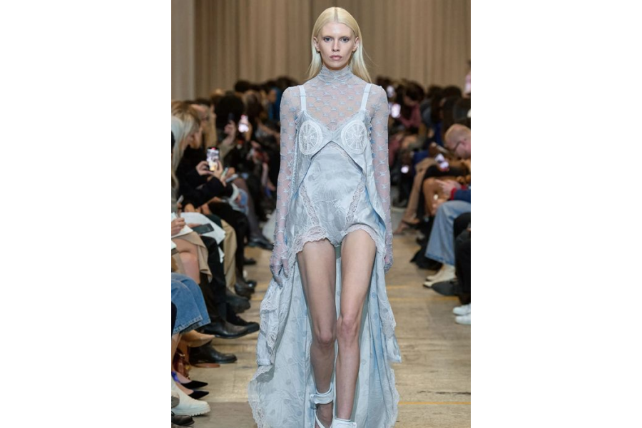 Burberry Spring 2023 Ready-to-wear