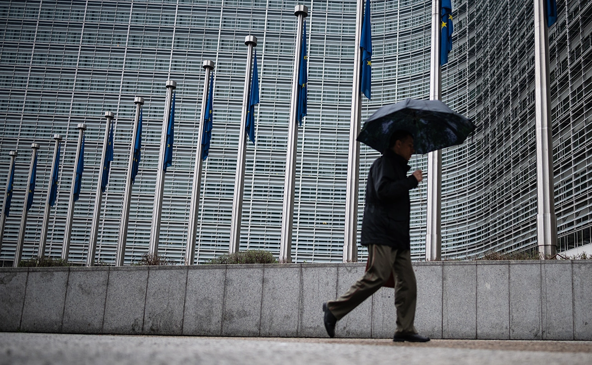 Leon Neal / Getty Images