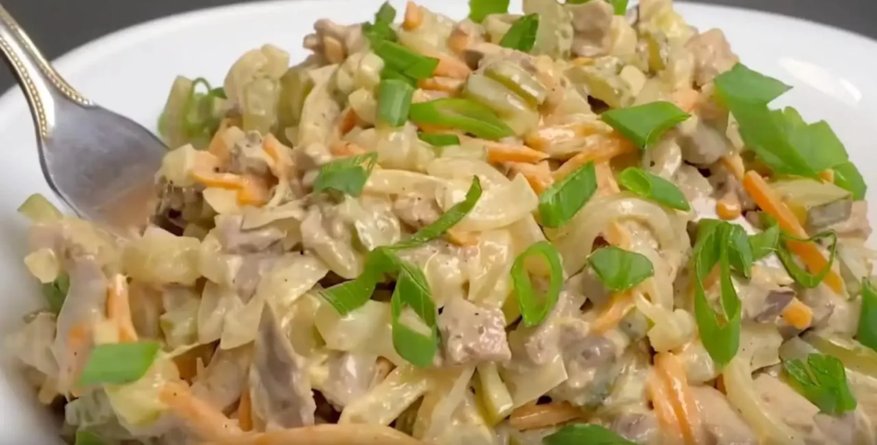 Добавьте зеленый лук