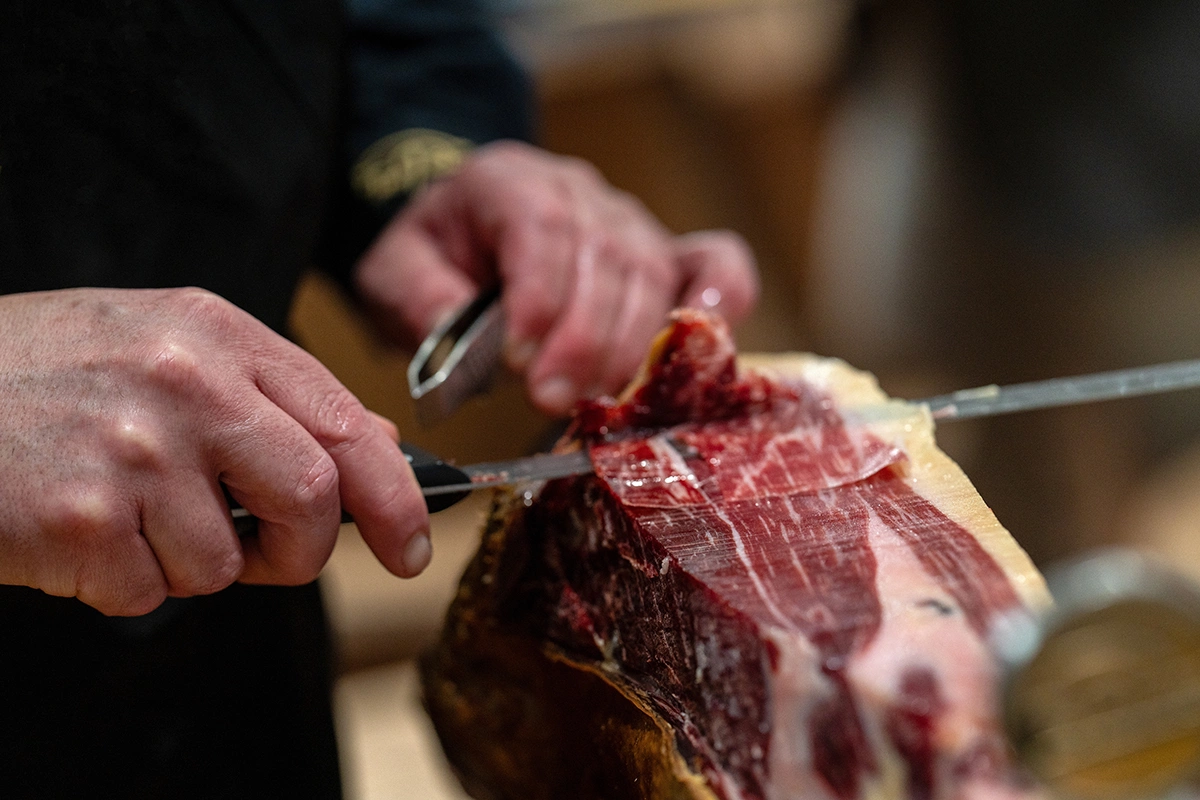 #простыевопросы: как сочетать мясные стартеры и вино?