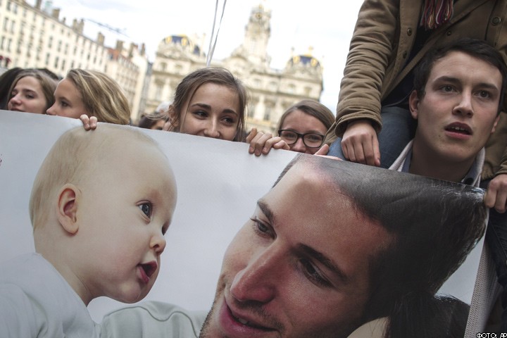 Во Франции протестуют против легализации однополых браков