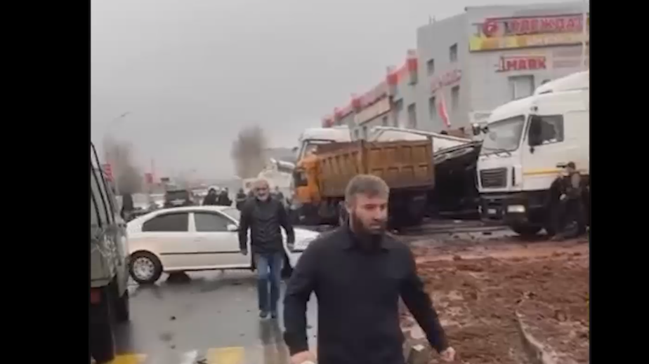 В Уфе двое погибли в ДТП с грузовиком, который протаранил 11 машин