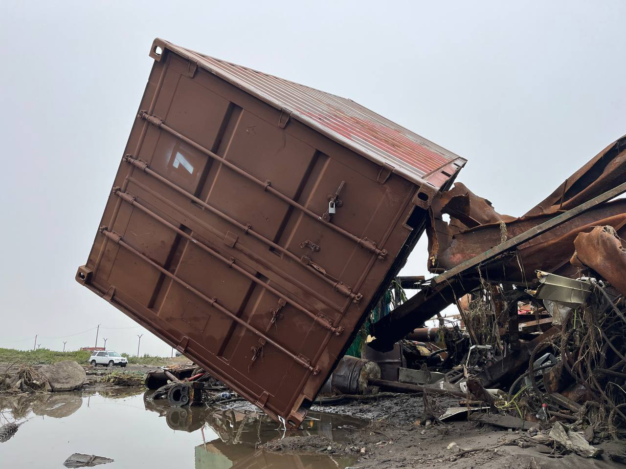 Порт Северо-Курильска после землетрясения и цунами