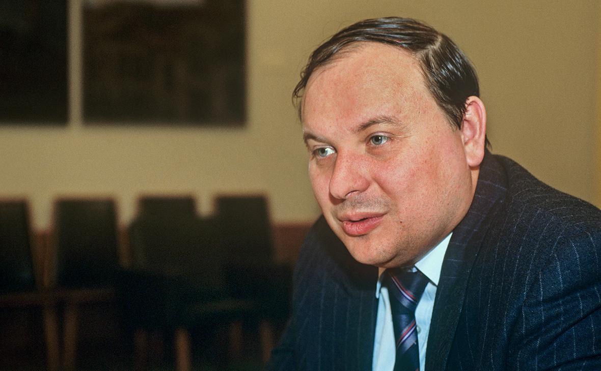 Егор Гайдар, 1992 г.