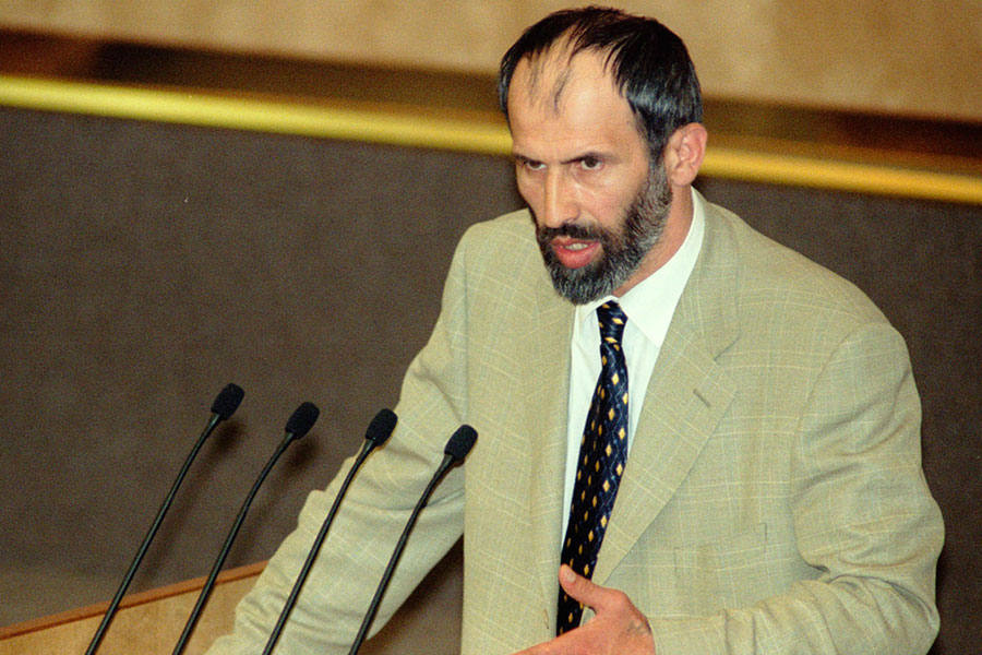 Также был убит&nbsp;депутат от Дагестана Надир Хачилаев, которого 11 августа 2003 года застрелили в Москве. До этого,&nbsp;18 сентября 1998 года, его лишили депутатской неприкосновенности из-за того, что он со своим братом Магомедом обвинялись в организации в мае 1998 года вооруженного мятежа в Махачкале. Этому предшествовала стычка охраны Хачилаева с дагестанским ОМОНом, в результате которой были убиты трое милиционеров. В ходе мятежа вооруженные сторонники Хачилаевых захватили здание Госсовета Дагестана. Надира Хачилаева задержали в Чечне в&nbsp;октябре 1999 года, верховным судом Дагестана он был&nbsp; приговорен к полутора годам лишения свободы, а затем освобожден из-под стражи в зале суда по амнистии Госдумы в честь 55-летия Победы. 19 января 2002 года Хачилаева снова задержали -&nbsp;по подозрению в причастности к теракту 18 января в Махачкале, в результате которого погибли семь военнослужащих внутренних войск. 22 января 2002 года был обвинен прокуратурой в незаконном хранении оружия и взрывчатых веществ, а в марте&nbsp;того же года -&nbsp;полностью оправдан судом Советского района Махачкалы.