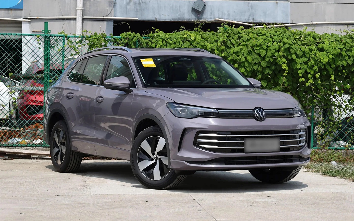Volkswagen Tiguan L Pro