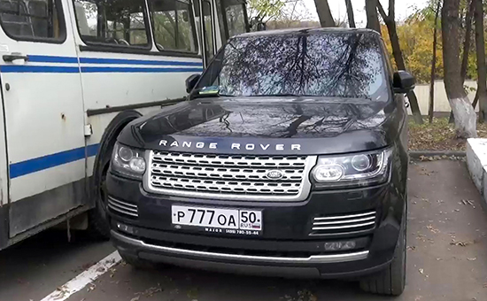 Автомобиль Range Rover, на&nbsp;котором после&nbsp;совершения убийства в&nbsp;администрации Красногорска скрылся подозреваемый в&nbsp;серии убийств Амиран Георгадзе