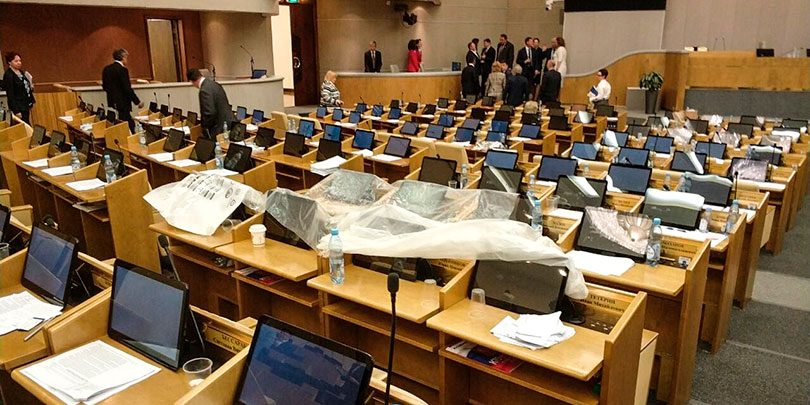 Во время выступления Яровой в Госдуме протекла крыша