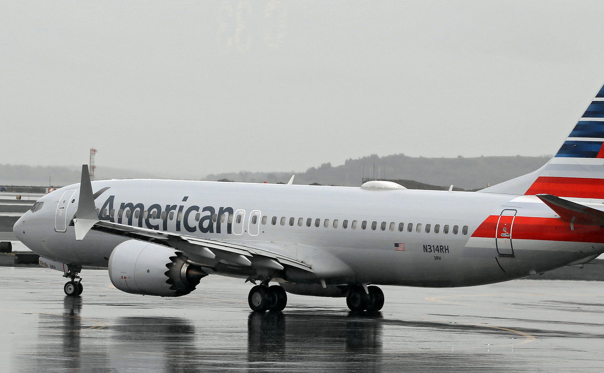 Принадлежащий авиакомпании American Airlines самолет Boeing 737 MАХ