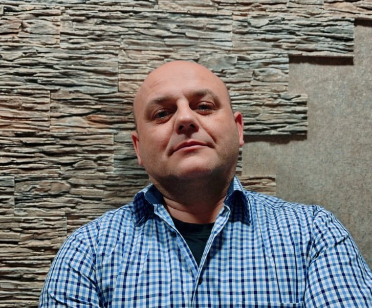 Иван Петров