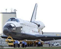 Новый экипаж МКС проводит шаттл Atlantis в последний путь
