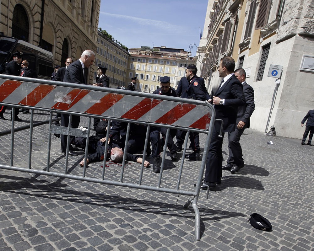 Возле резиденции премьер-министра Италии произошла стрельба