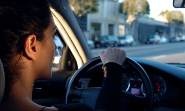 В Саудовской Аравии женщину приговорили к порке за вождение автомобиля