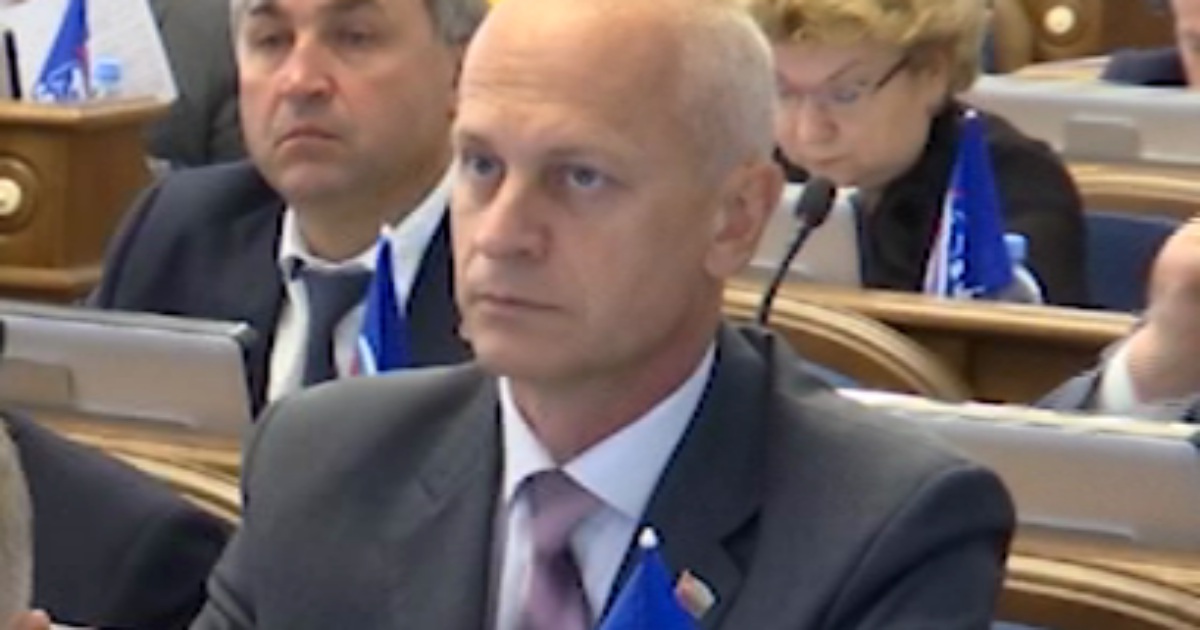 депутат критикует депутата