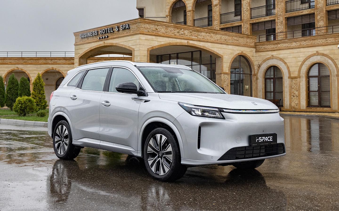 Evolute анонсировала старт продаж полноприводного кроссовера i-Space