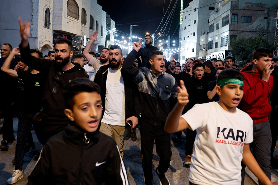 Палестинцы протестуют на Западном берегу реки Иордан.
&nbsp;