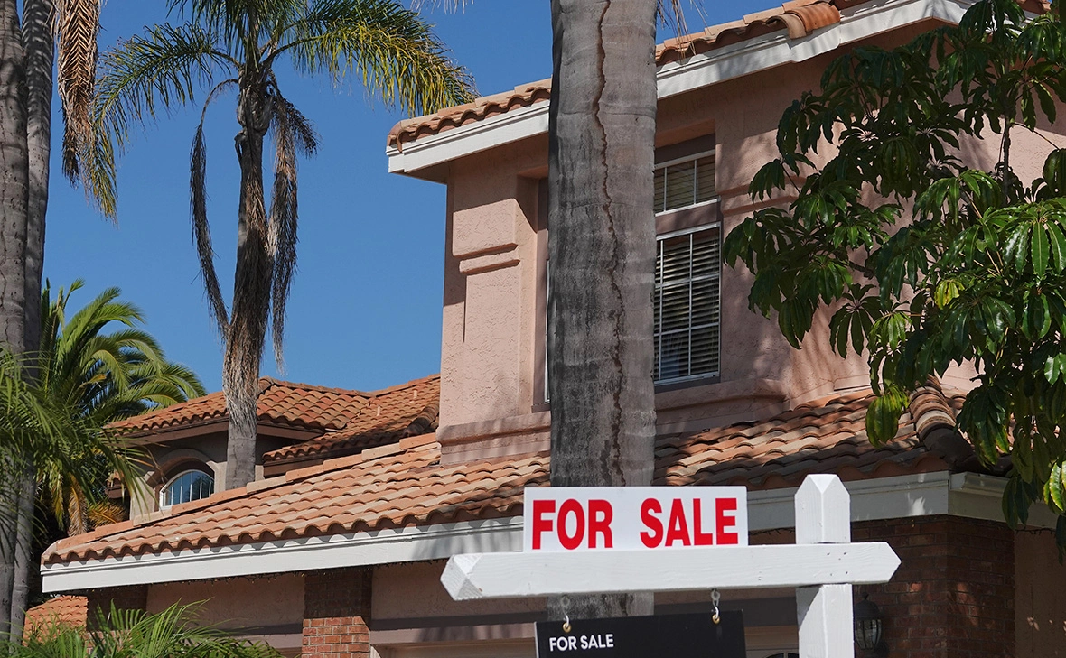 Simone Hogan / Shutterstock