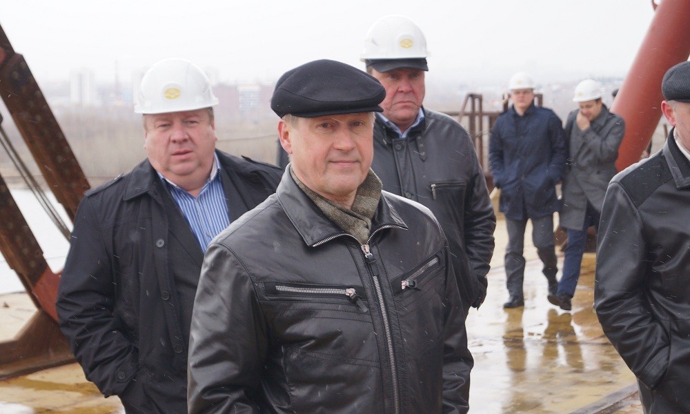 Стыковка арки третьего моста в Новосибирске состоялась