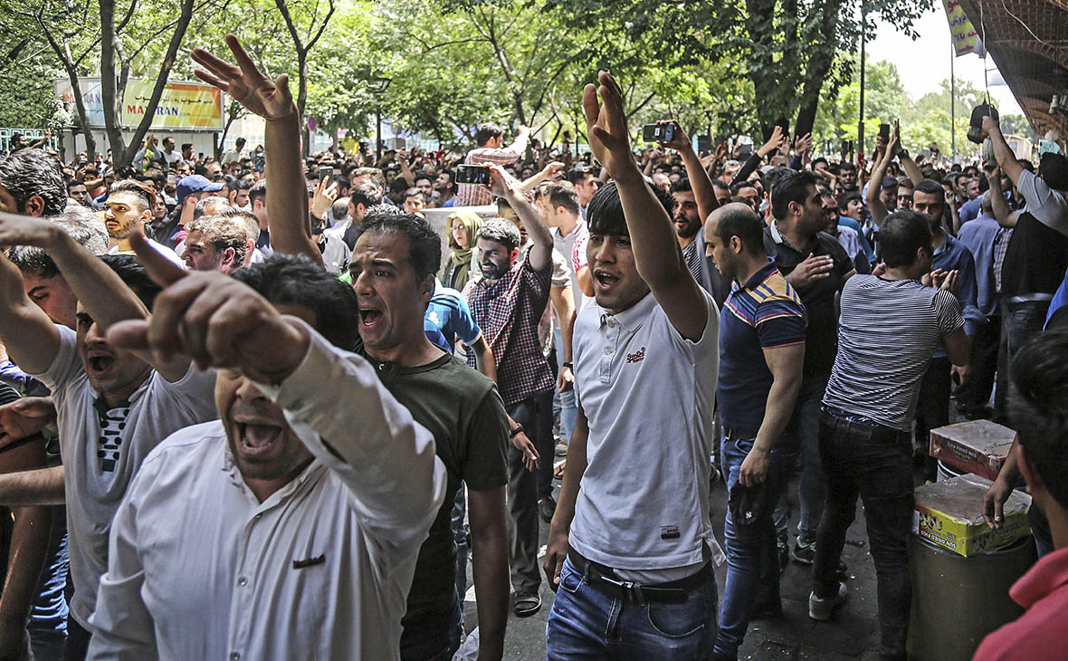 Протесты в Тегеране из-за проблем в экономике страны. 25 июня 2018 года


