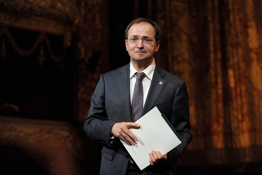 Владимир Мединский во время сбора труппы Большого театра, посвященного новому 242-му сезону, Москва, 12 сентября 2017 года