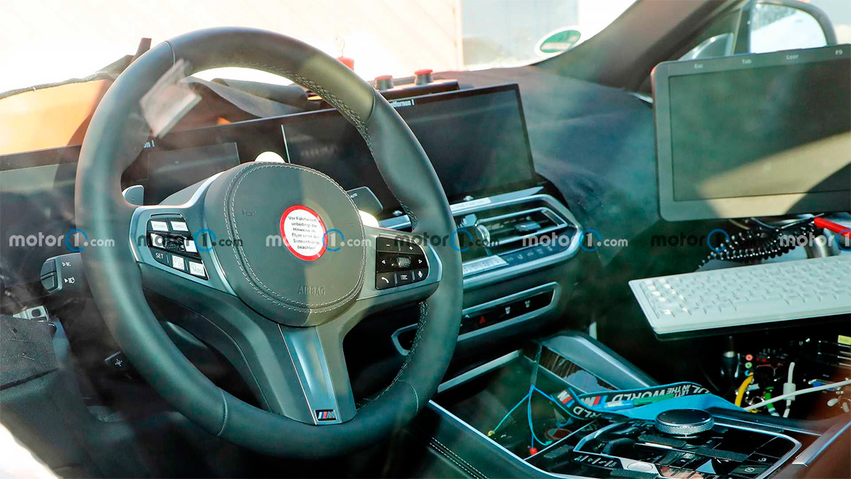 Обновленный BMW X6 получит салон с двумя большими дисплеями