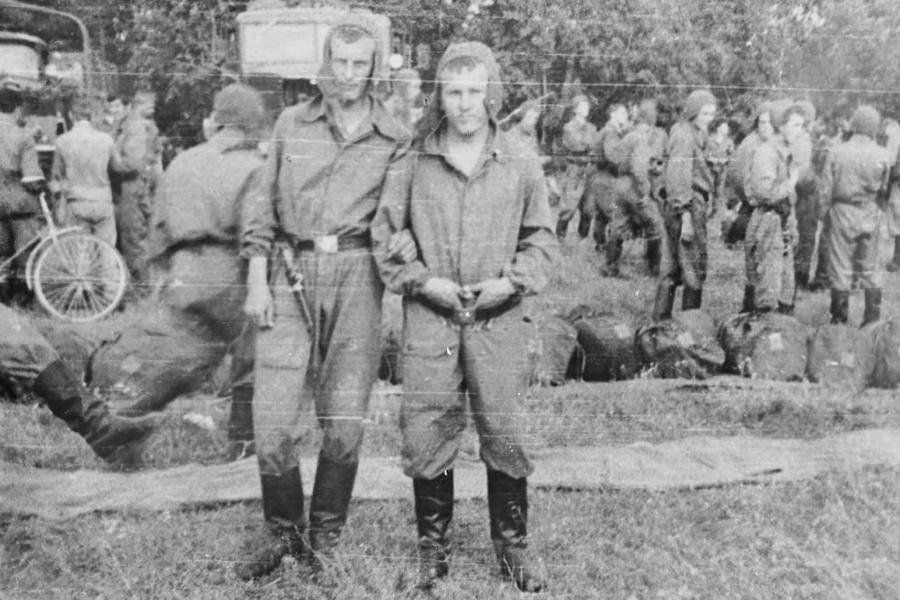 Владимир Шаманов (справа)