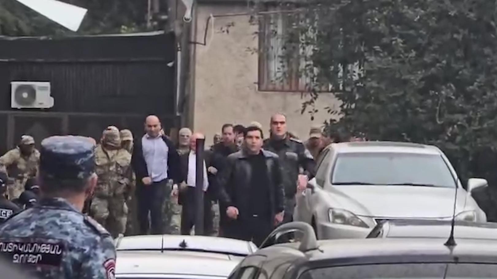 Мэра второго по величине города Армении задержали за взятки